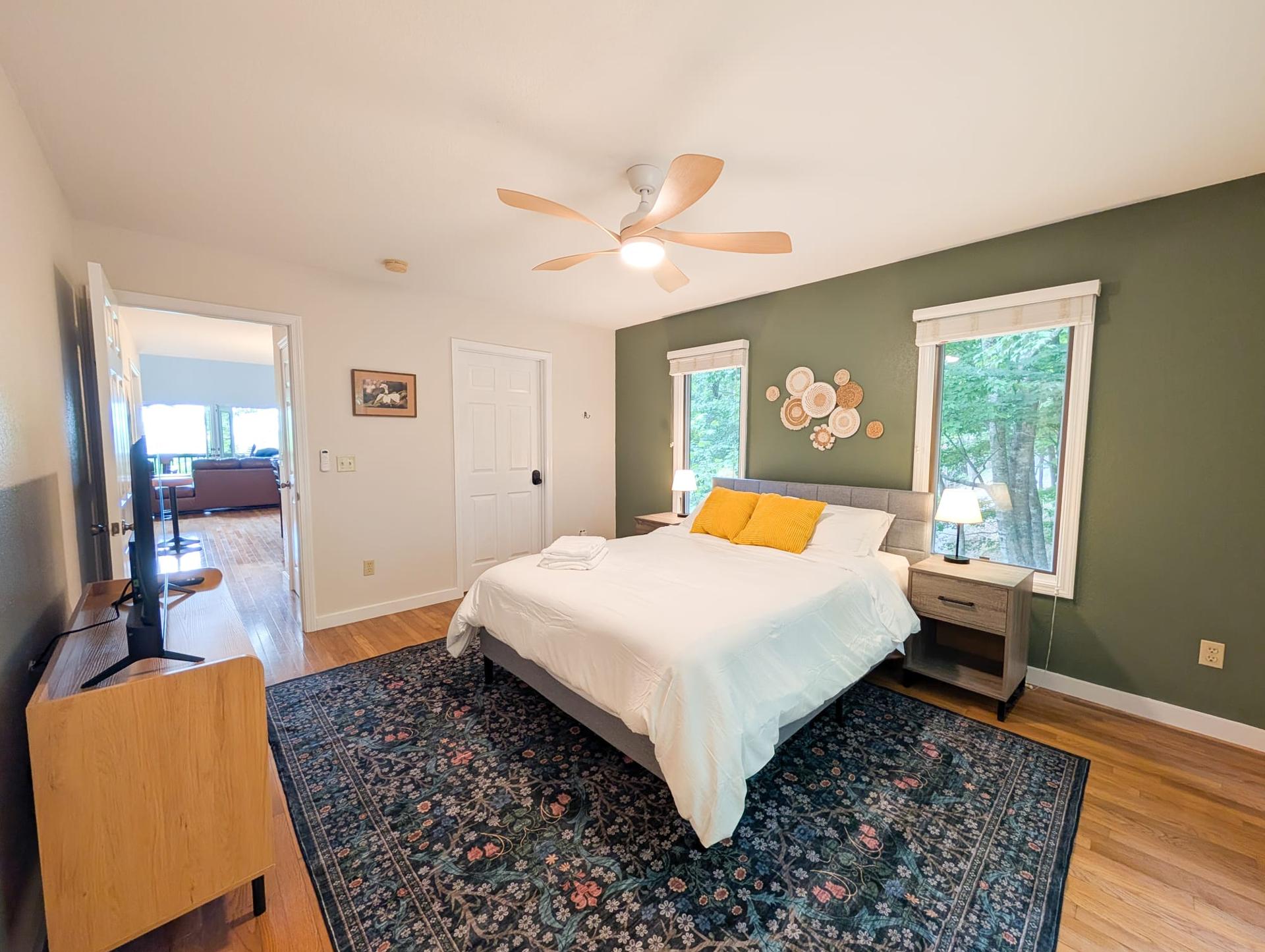 Queen Room at Laurel and Loom