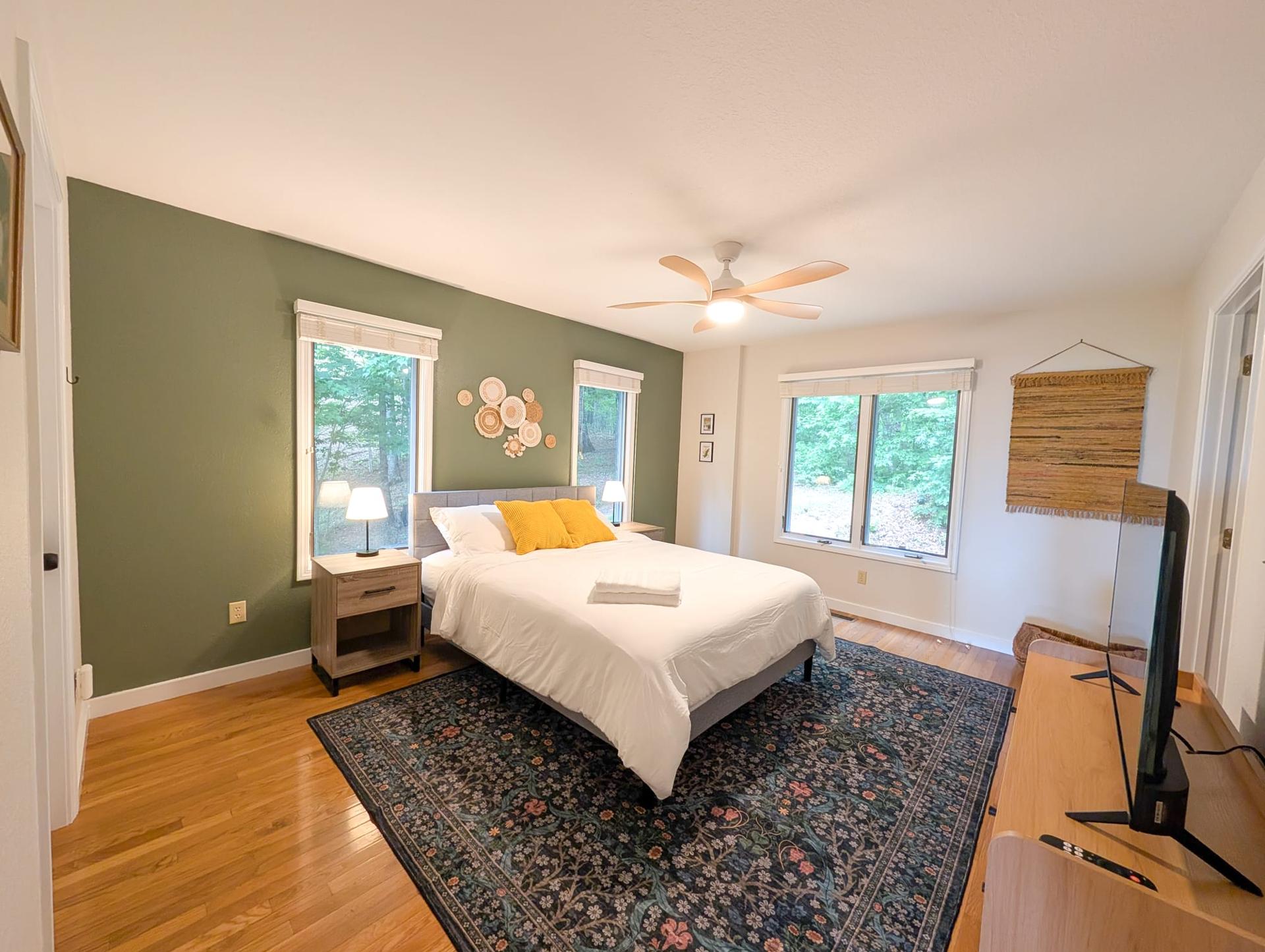 Queen Room at Laurel and Loom